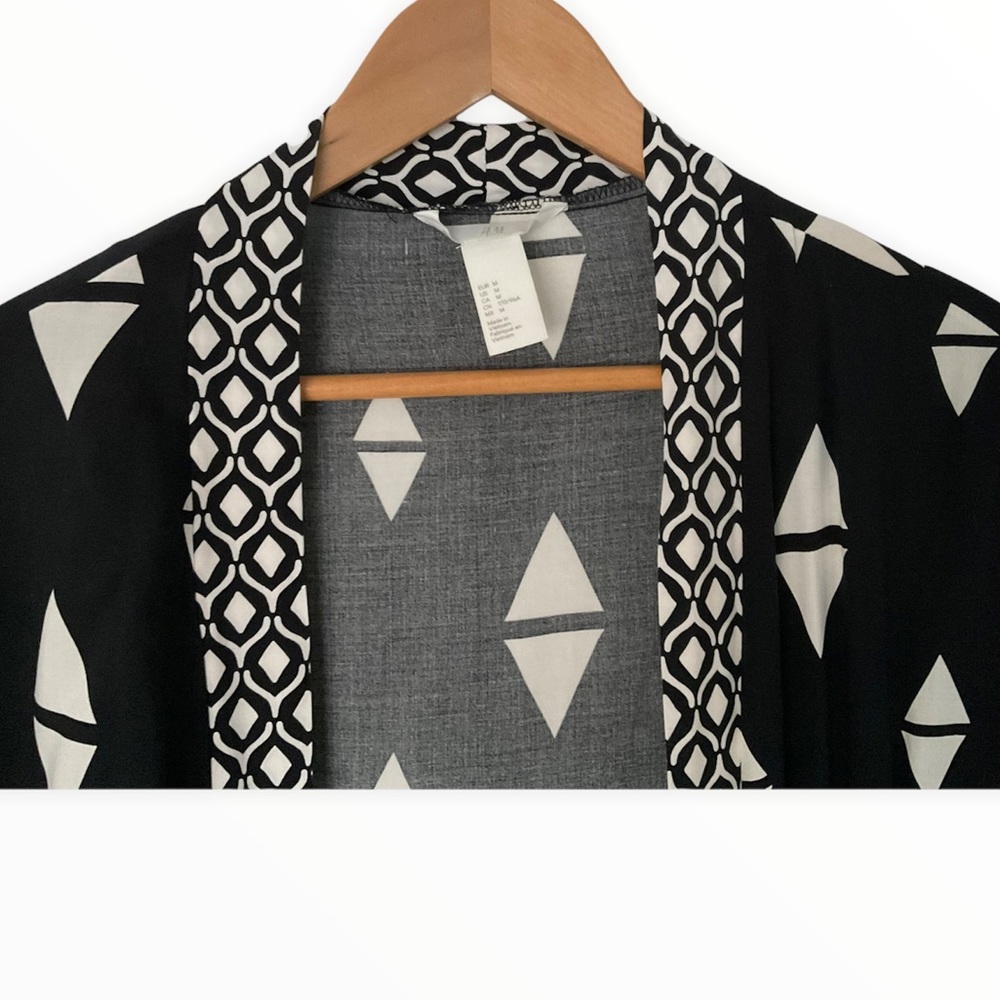 H&M Open Front Top With Pattern - Picture 5 of 8